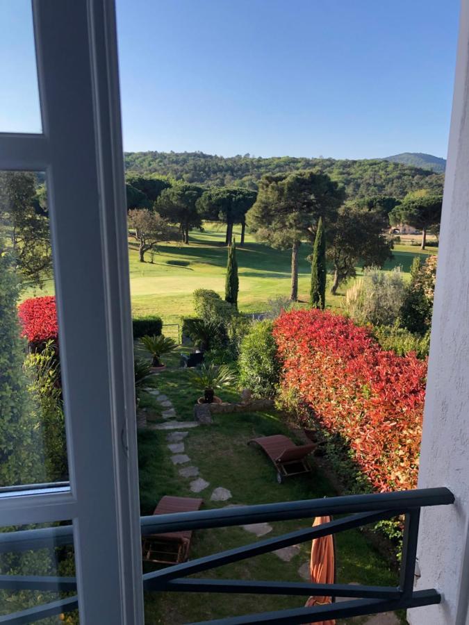 Charmantes Haus Im Golf Club Saint Tropez Exterior photo